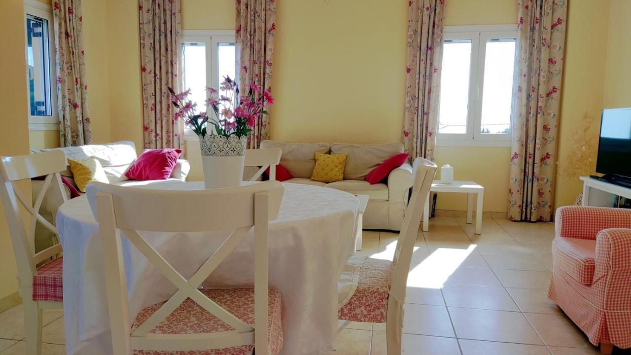 Nikolas House Gimari Ngoại thất bức ảnh