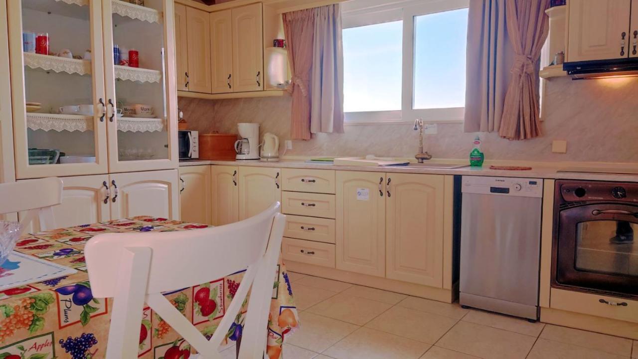 Nikolas House Gimari Ngoại thất bức ảnh